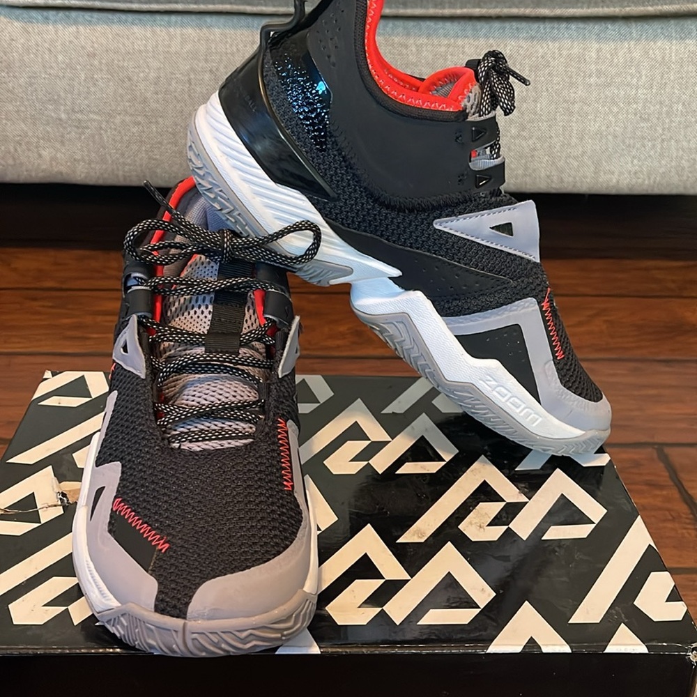 Nike Men black red and white Jordans size 9